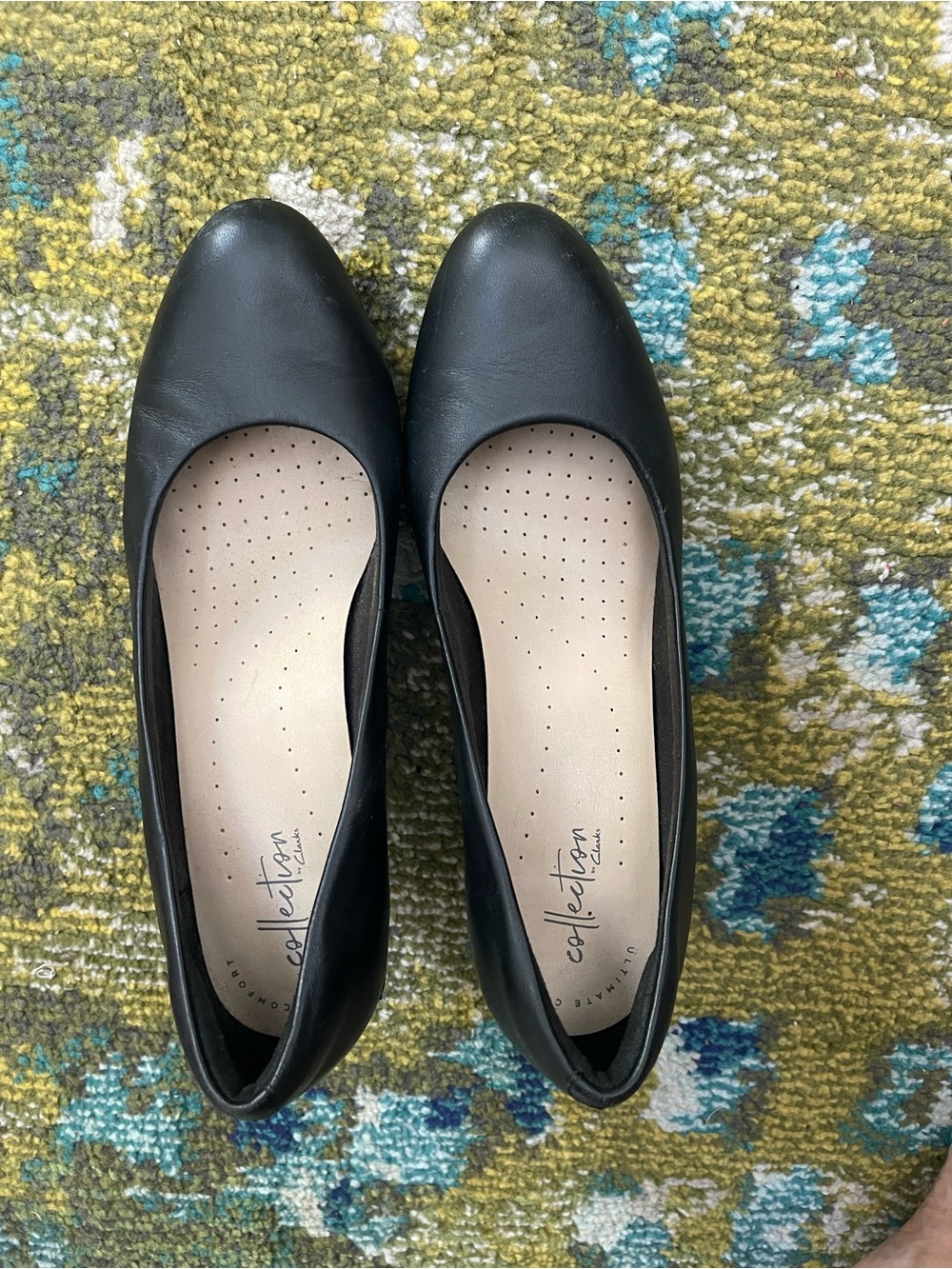 Clarks Collection Black Leather Pointed Toe Pumps Heels